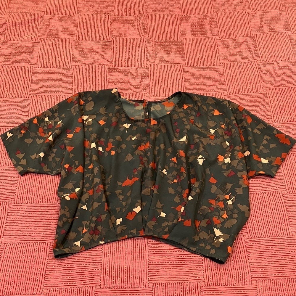 Delacy silk Elegant Autumn Leaf Women's Blouse - fits med/ large